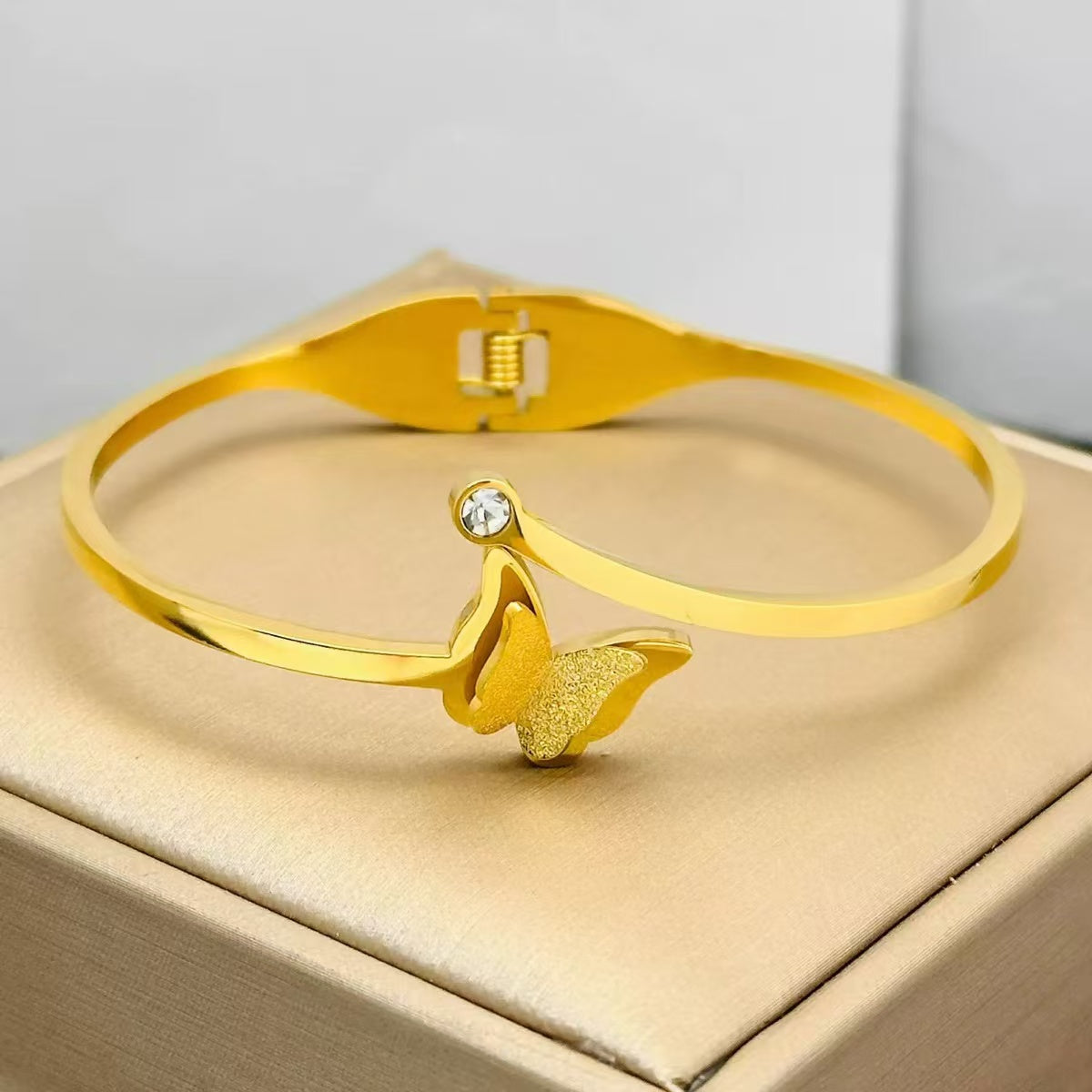 #6 Stainless steel gold-plated bracelet 2-year color warranty with a minimum order of 50 pieces